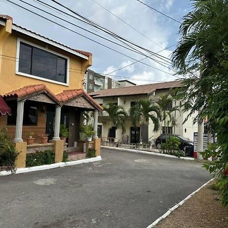Apartamento The Jewel Kingston Exterior foto