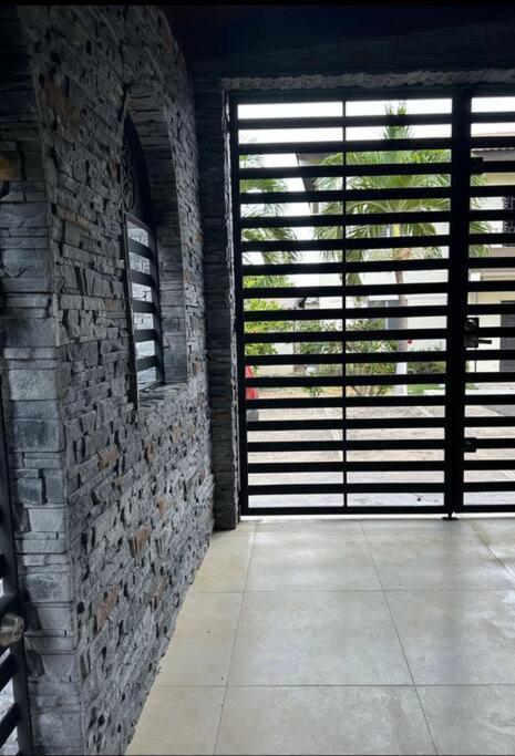 Apartamento The Jewel Kingston Exterior foto